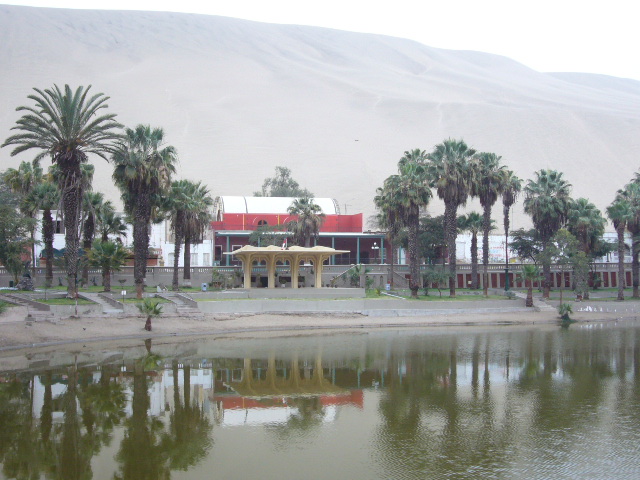 Huacachina - Oasis town
